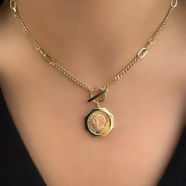 Gorgeous Lira necklace 18 karat and 21 karat gold