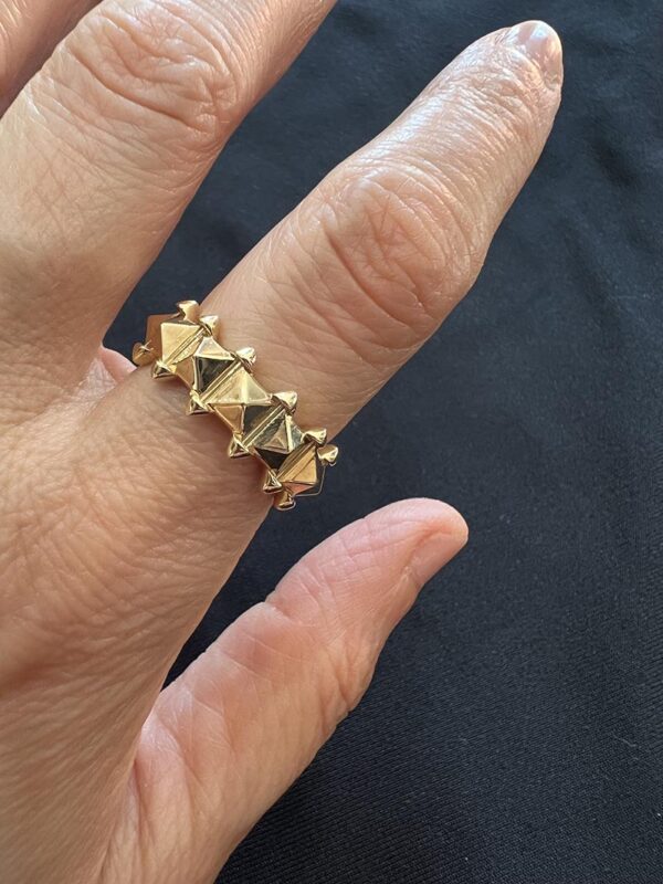 18k gold pyramid ring